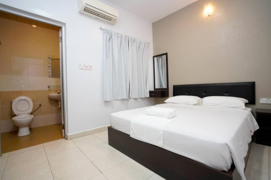 Ck Hotel Lumut Exterior foto