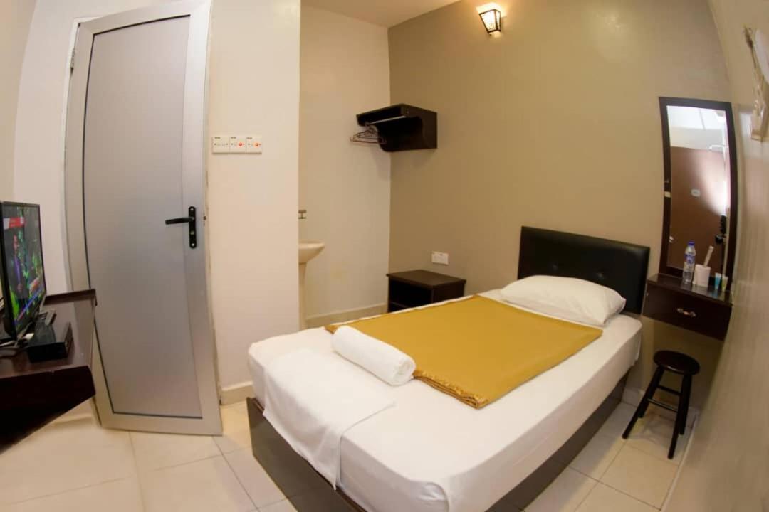 Ck Hotel Lumut Exterior foto